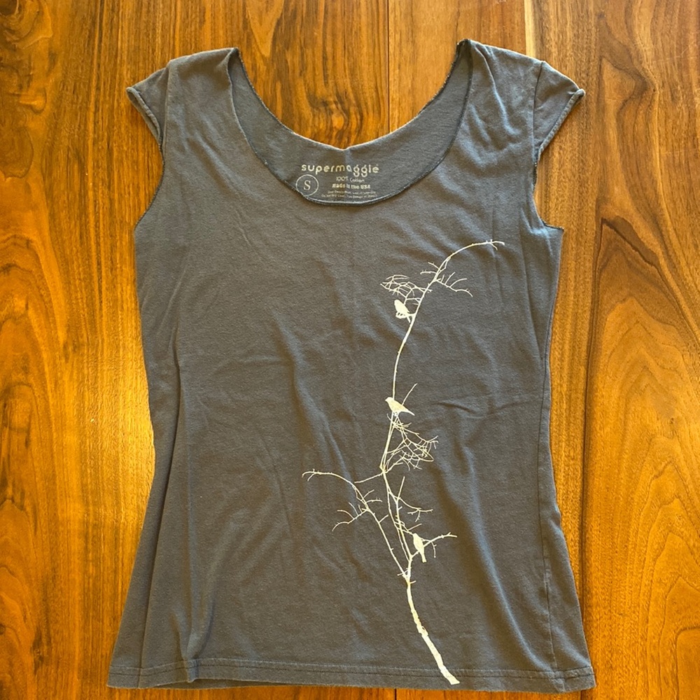 Supermaggie Summer T with Bird Detail